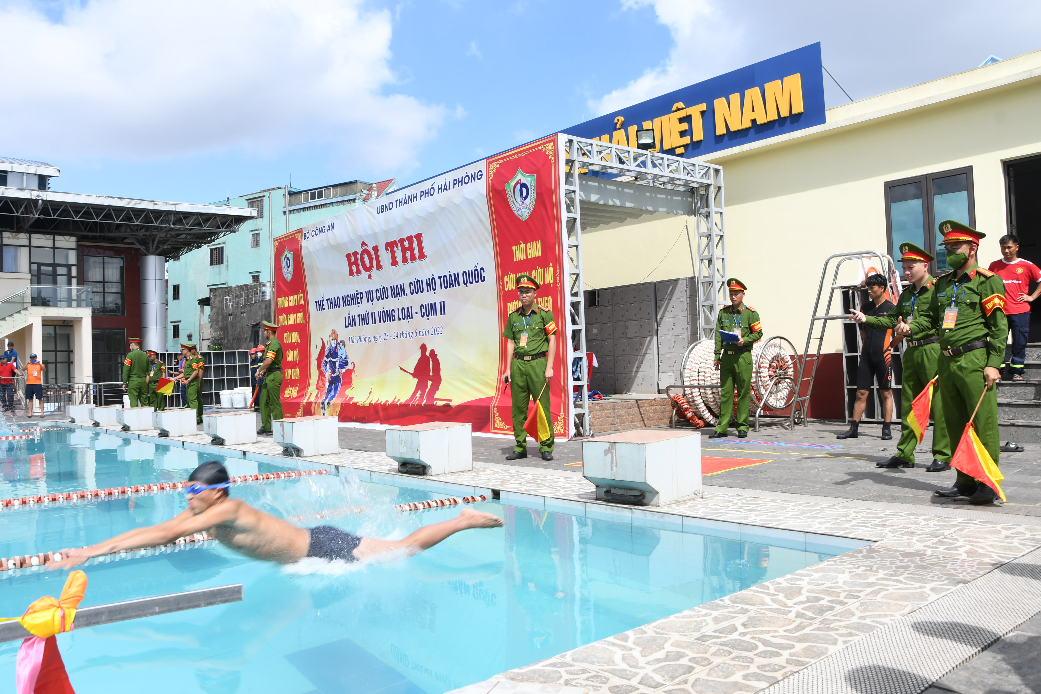 Cụm thi đua số II -Hội thi thể thao nghiệp vụ CNCH toàn quốc lần thứ II: Tổ chức thi bơi cứu nạn cứu hộ trong nước